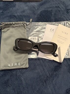 Callisto Black Sunglasses with Barcode Tag
